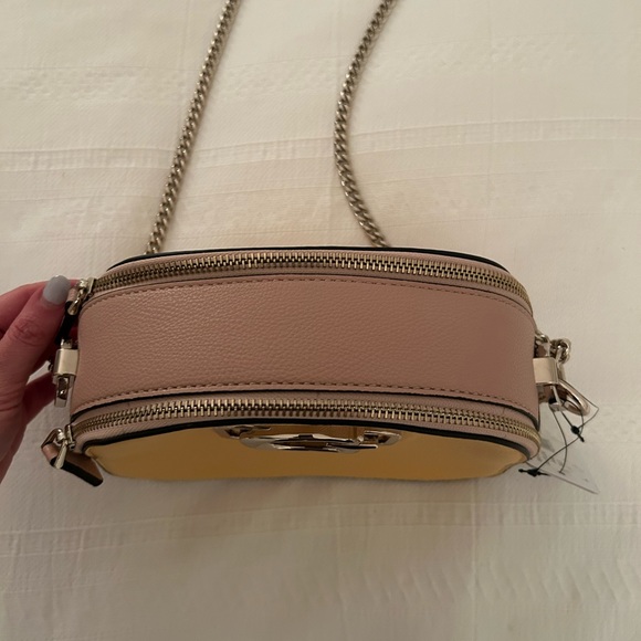 Guess Purse (NWT) - Picture 3 of 3